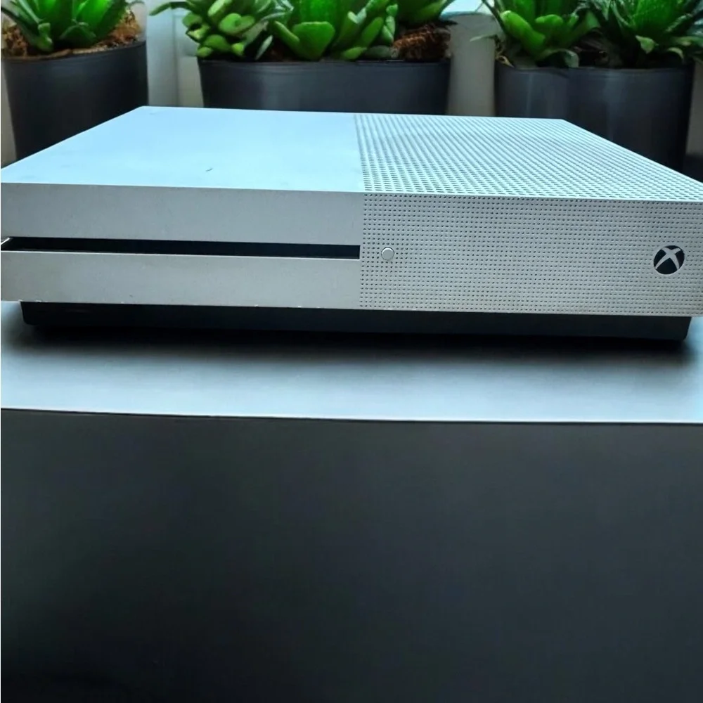 Microsoft Xbox One S White Bundle with Games
